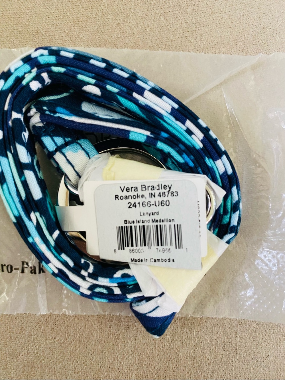 Vera Bradley Lanyard NWT Blue Island Medallion